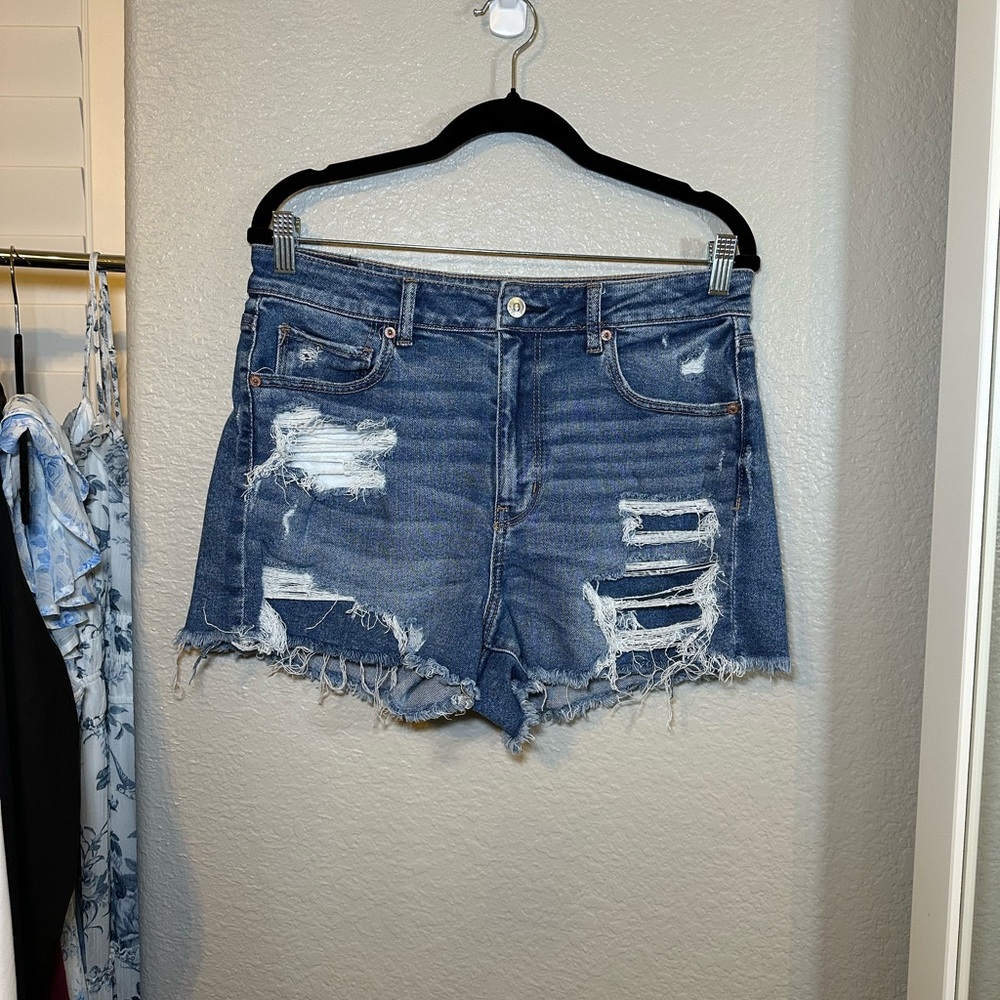 AEO Mom Short
